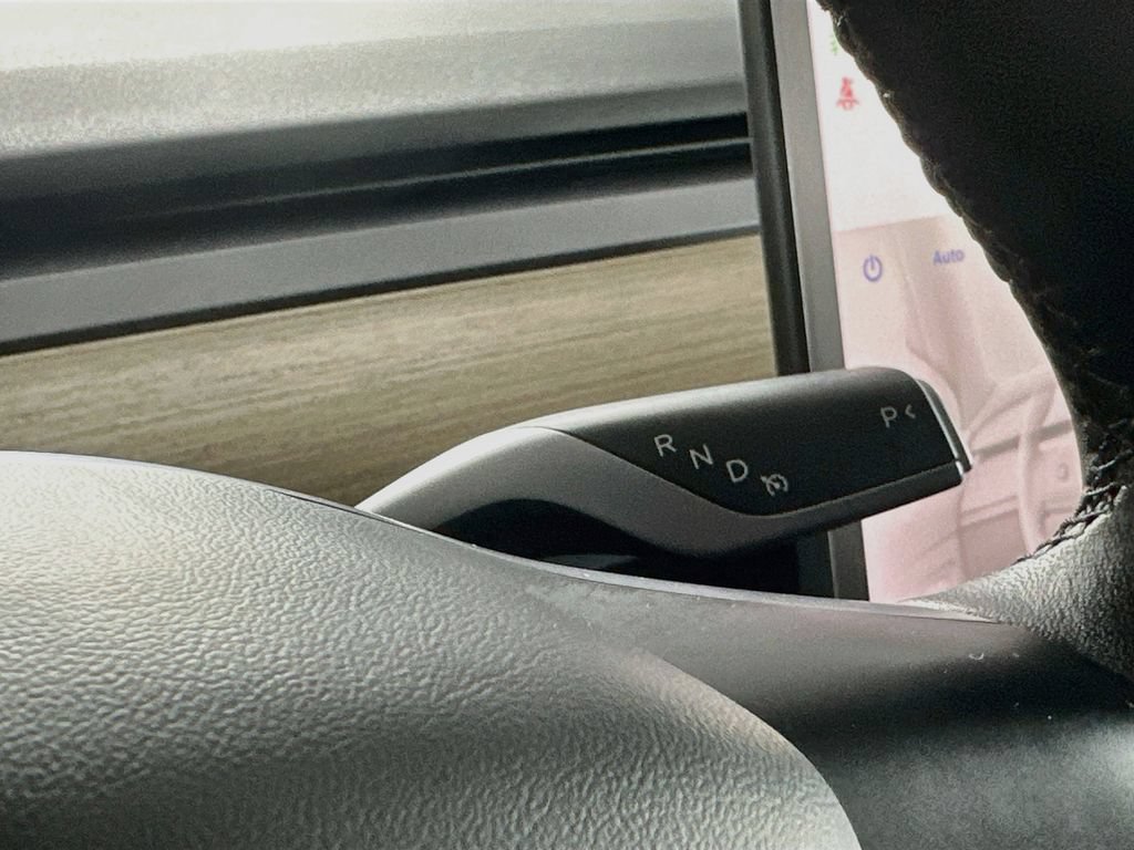 Used 2023 Tesla Model Y AWD image 16