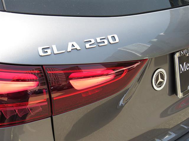 Used 2025 Mercedes-Benz GLA 250 4MATIC image 29