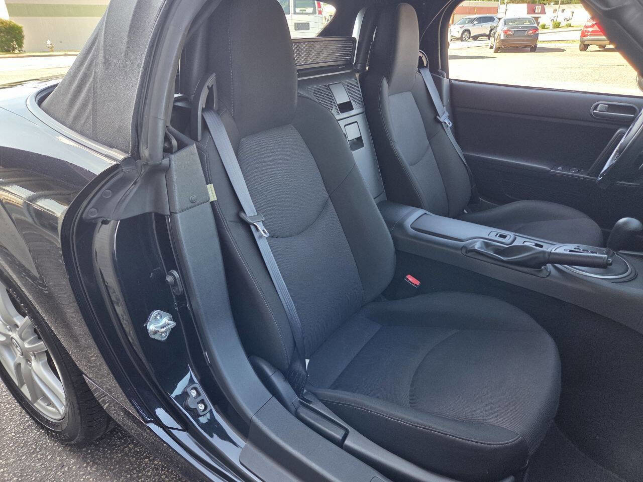 Used 2014 MAZDA MX-5 Miata Sport RWD image 11