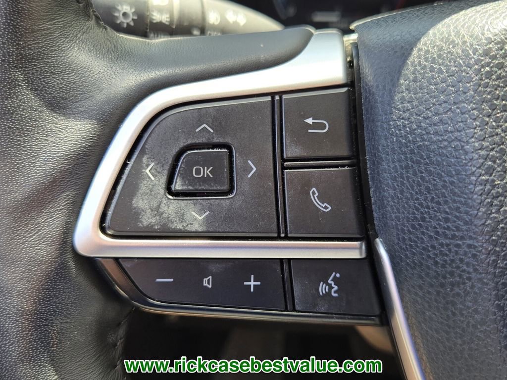 Used 2024 Toyota Grand Highlander AWD image 30
