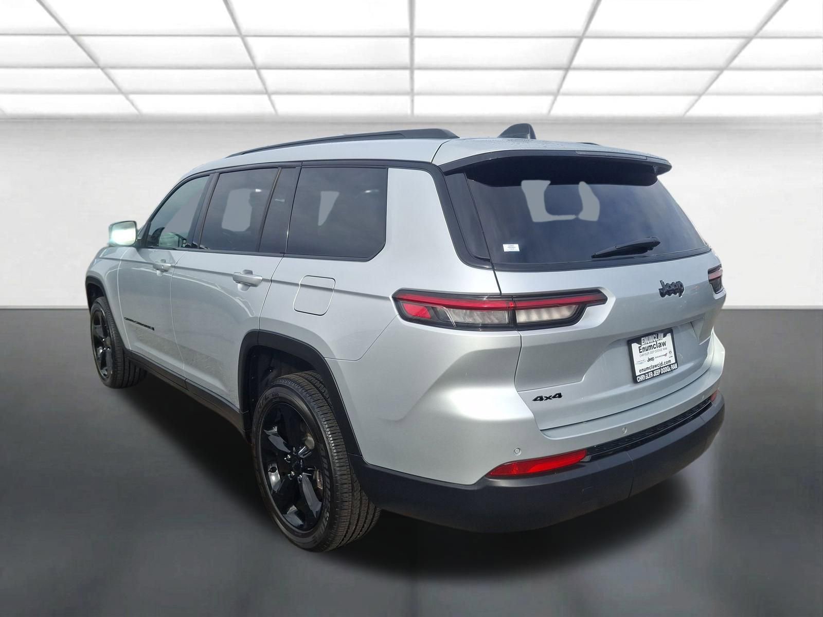 Used 2025 Jeep Grand Cherokee L Altitude AWD/4WD image 8