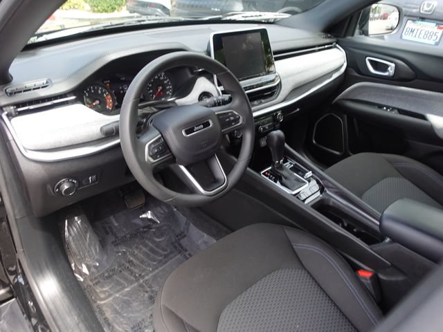 Used 2025 Jeep Compass Sport AWD/4WD image 11