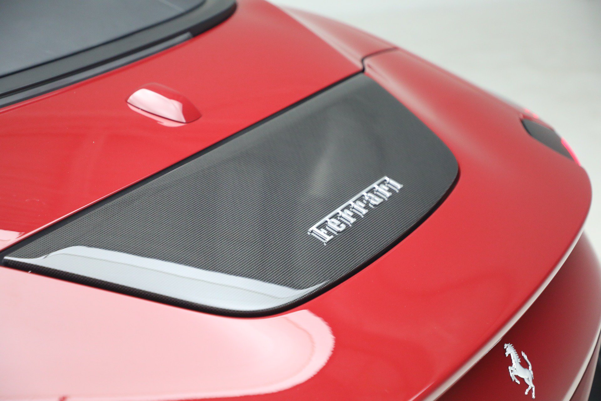 Certified 2025 Ferrari Roma Spider RWD image 39
