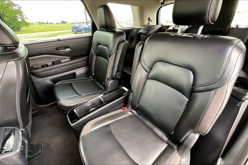 Used 2024 Nissan Pathfinder SL w/ SL Premium Package image 19