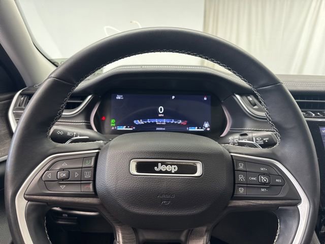 Used 2022 Jeep Grand Cherokee Limited image 16