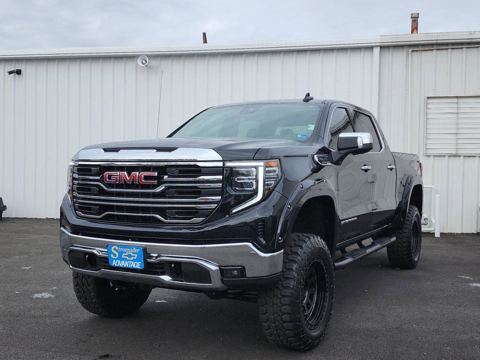 Used 2025 GMC Sierra 1500 SLT AWD/4WD image 1