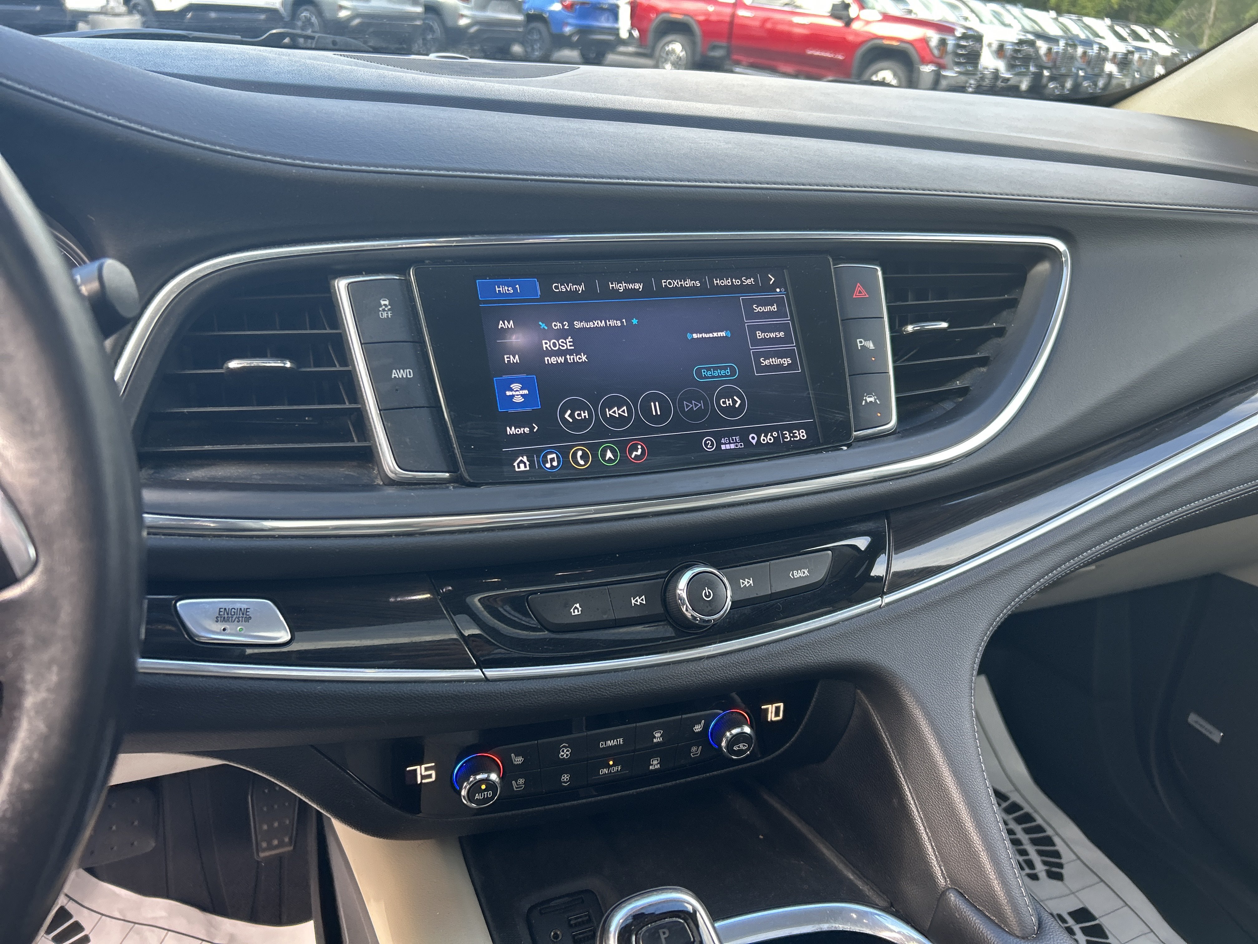 Used 2020 Buick Enclave Premium w/ Sun and Sites Package AWD/4WD image 25