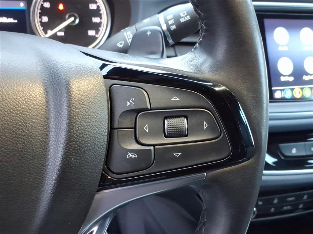 Used 2023 Buick Enclave Essence image 18