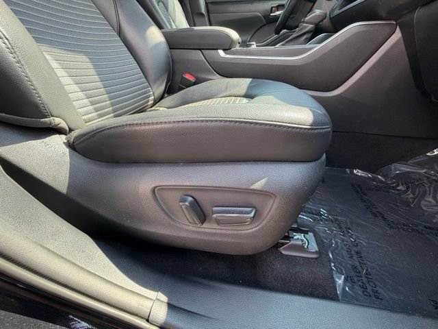Used 2021 Toyota Highlander XSE AWD/4WD image 19
