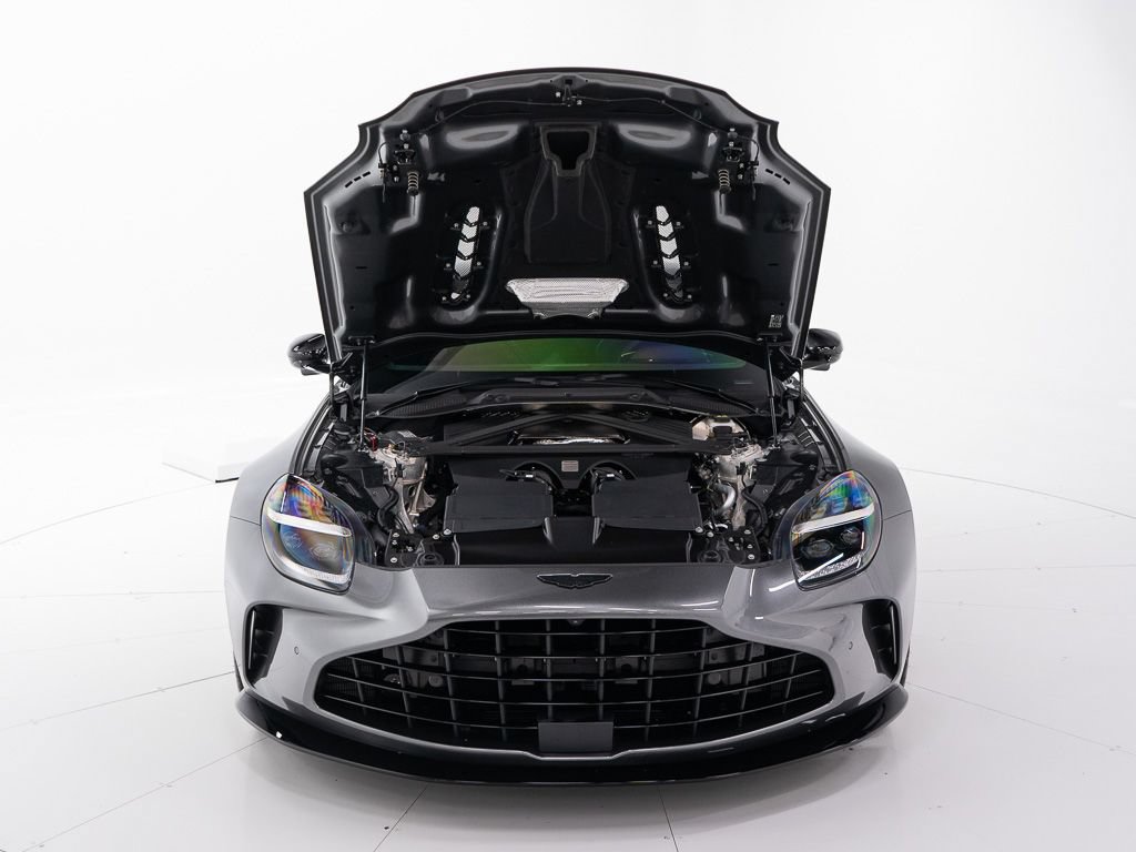 Used 2026 Aston Martin V8 Vantage Coupe RWD image 37