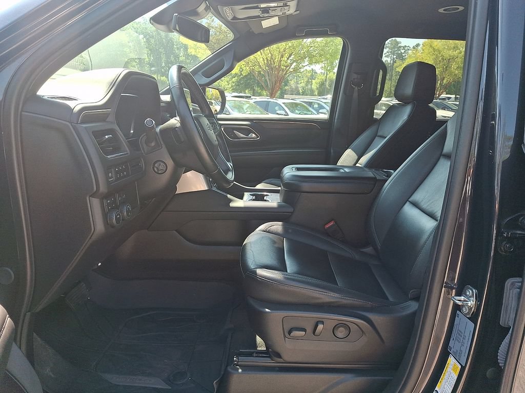 Used 2024 Chevrolet Tahoe Z71 w/ Luxury Package AWD/4WD image 13