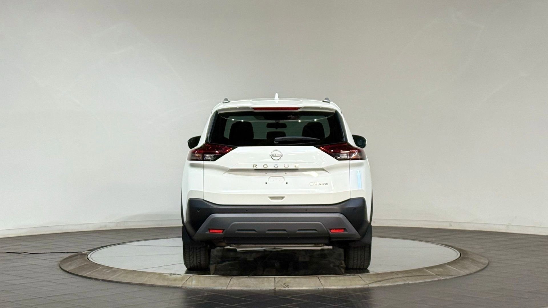 Used 2023 Nissan Rogue SV w/ SV Premium B Package image 8