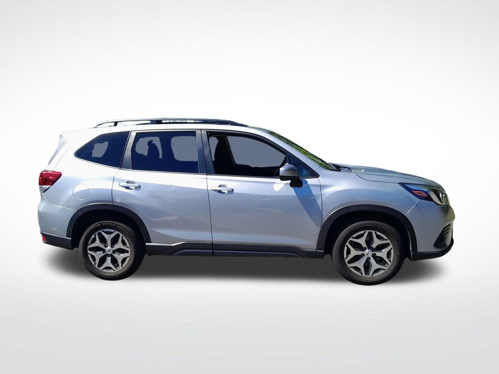 Used 2022 Subaru Forester Premium AWD/4WD image 9