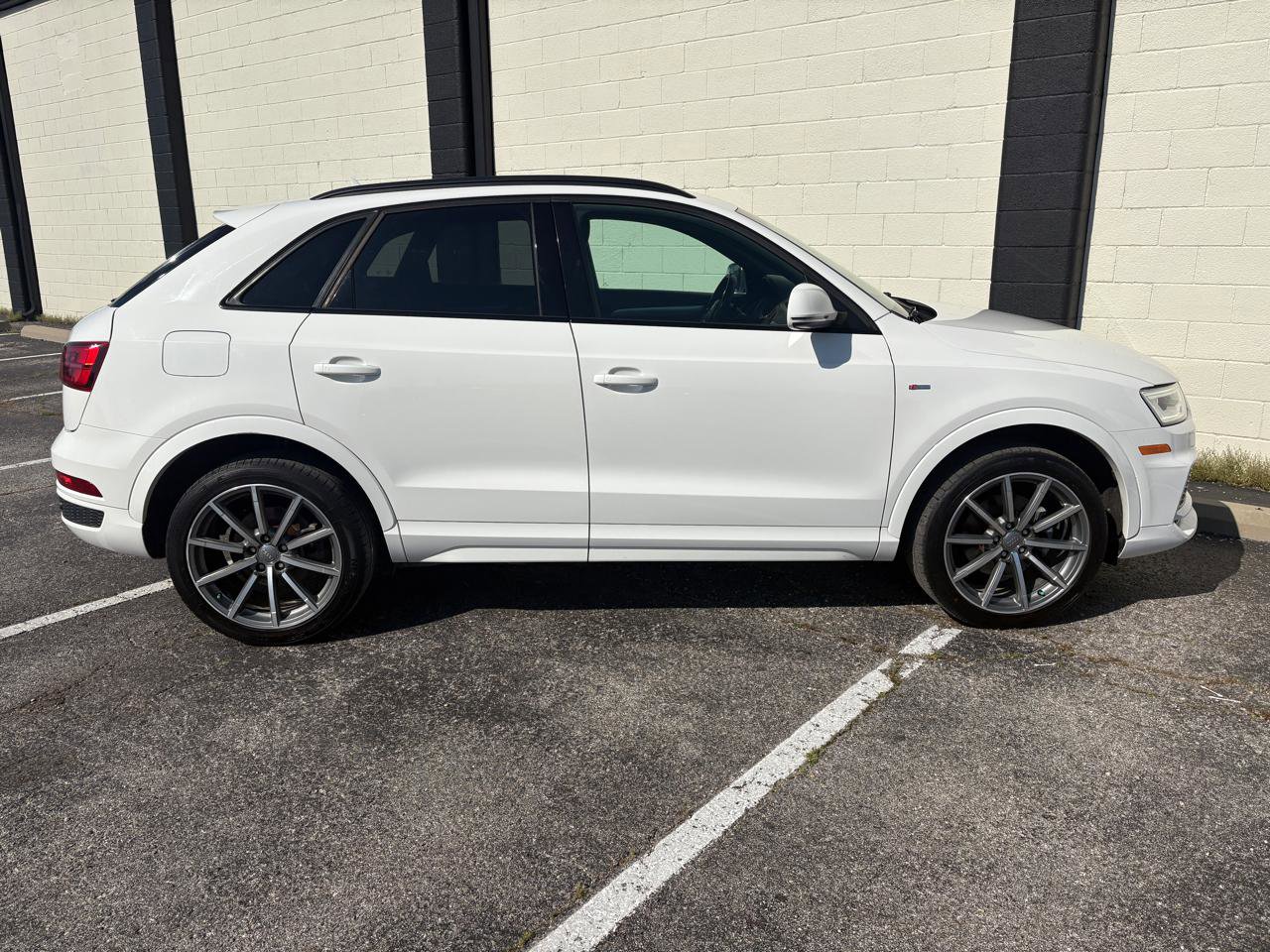 Used 2018 Audi Q3 2.0T Premium Plus AWD/4WD image 4