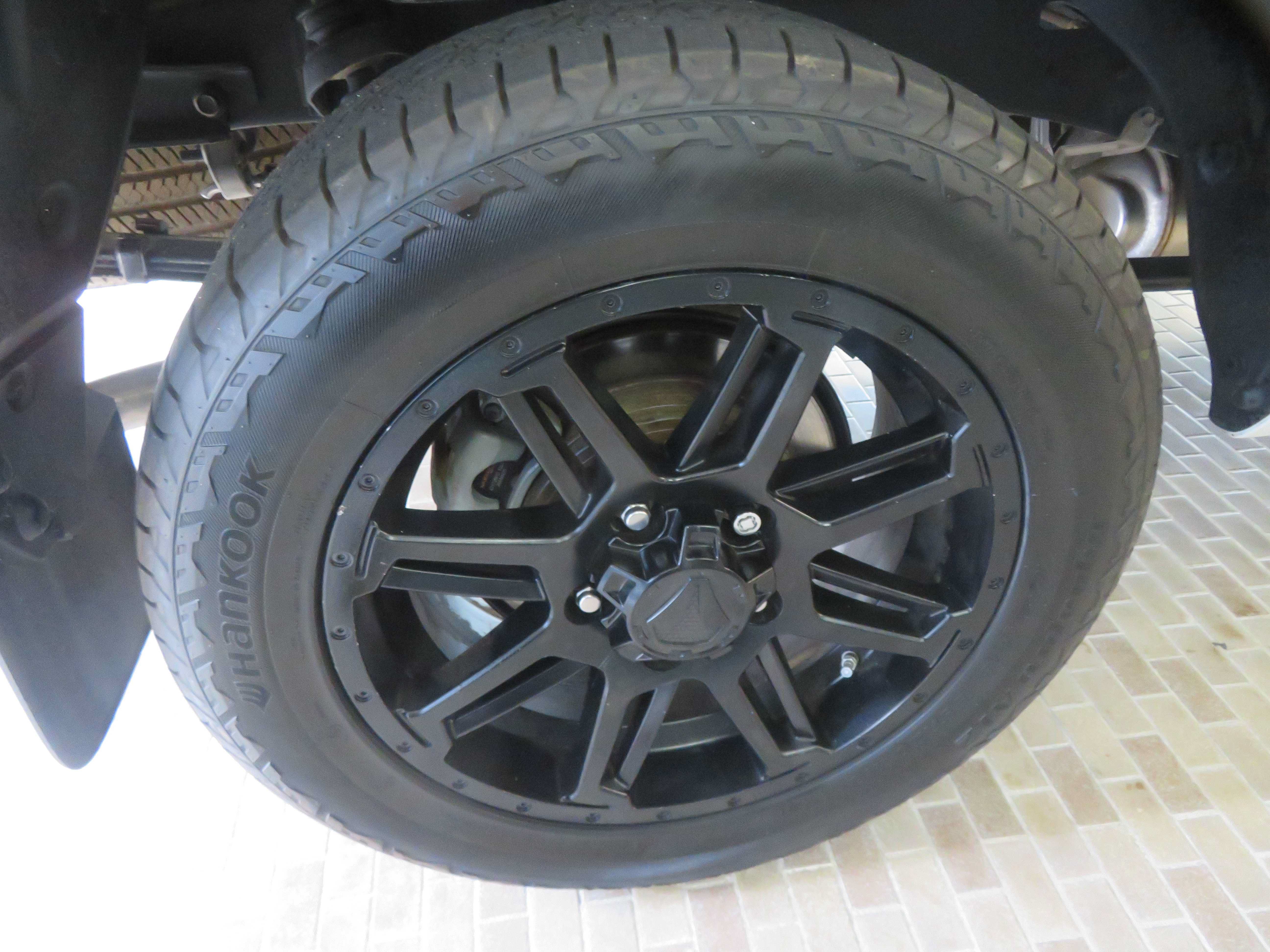 Used 2018 Toyota Tundra SR5 w/ SR5 Upgrade Package AWD/4WD image 9