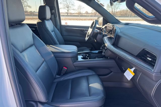 Used 2025 Chevrolet Suburban Z71 AWD/4WD image 15
