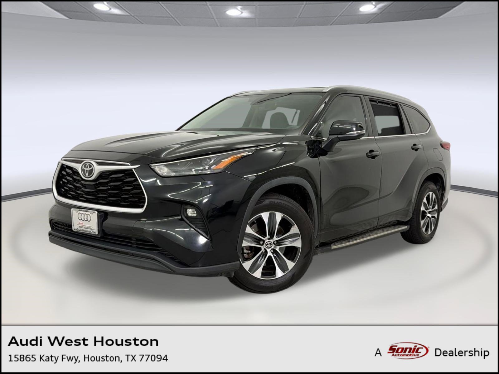 Used 2022 Toyota Highlander XLE