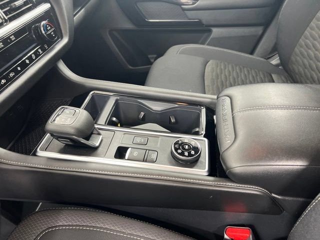 Used 2025 Nissan Pathfinder SV AWD/4WD image 16