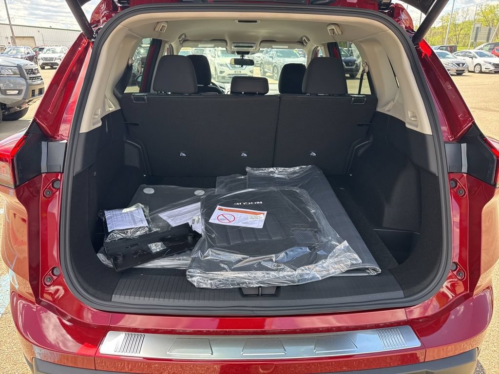 New 2026 Nissan Rogue SV w/ Cold Weather Package AWD/4WD image 30