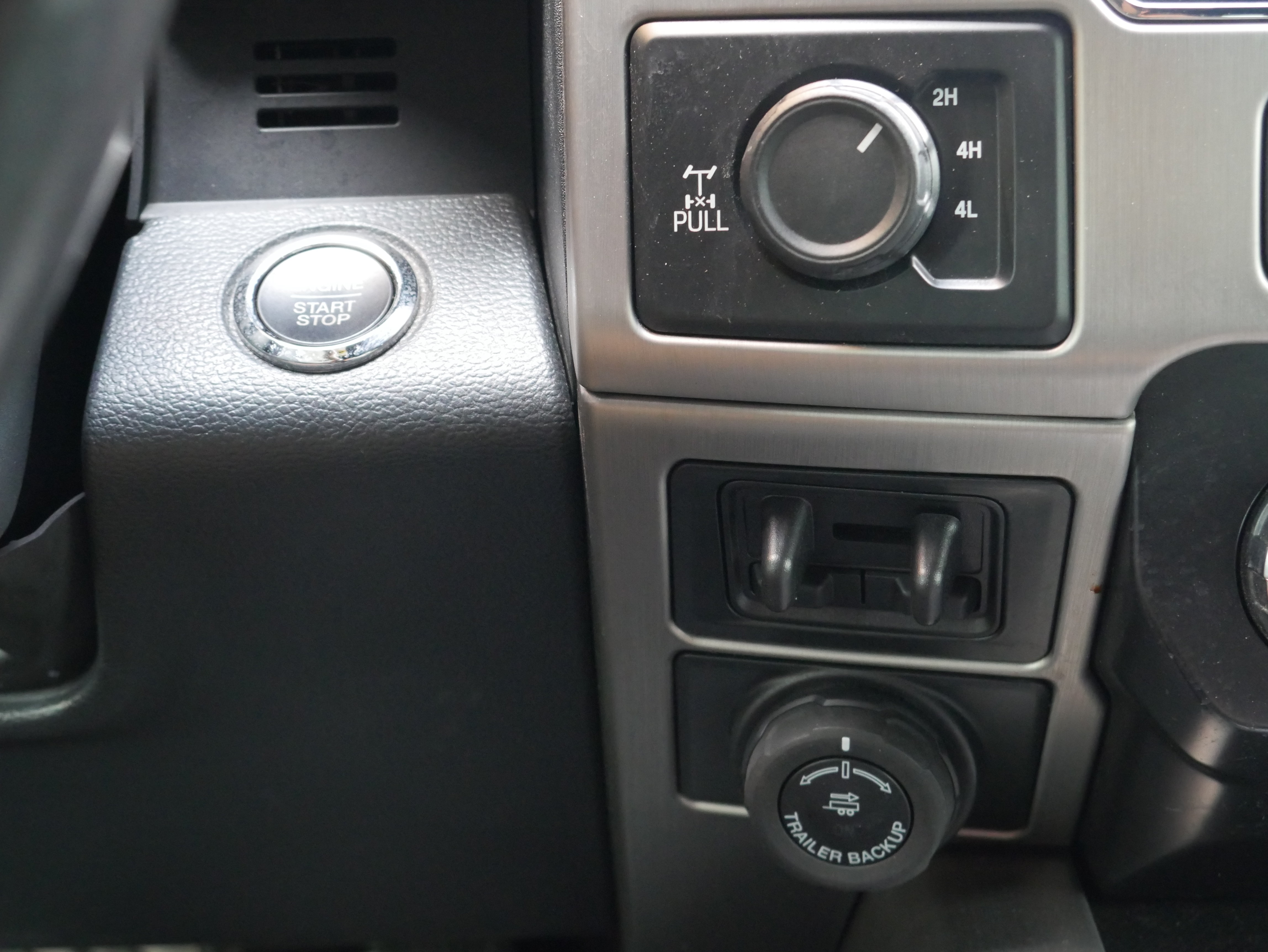 Certified 2022 Ford F250 Platinum AWD/4WD image 9