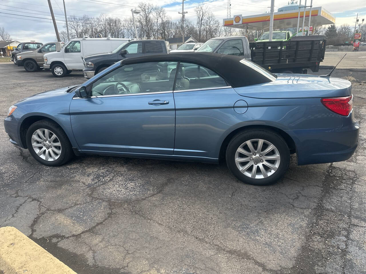 Used 2011 Chrysler 200 Touring image 6
