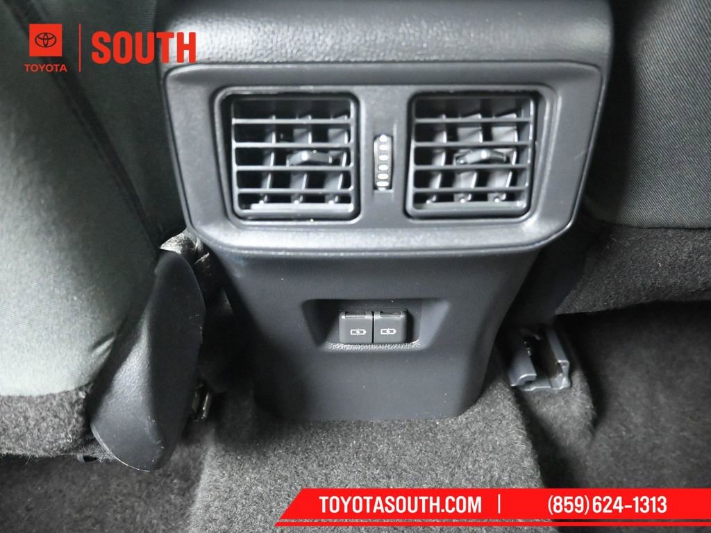 Used 2025 Toyota RAV4 XLE image 24