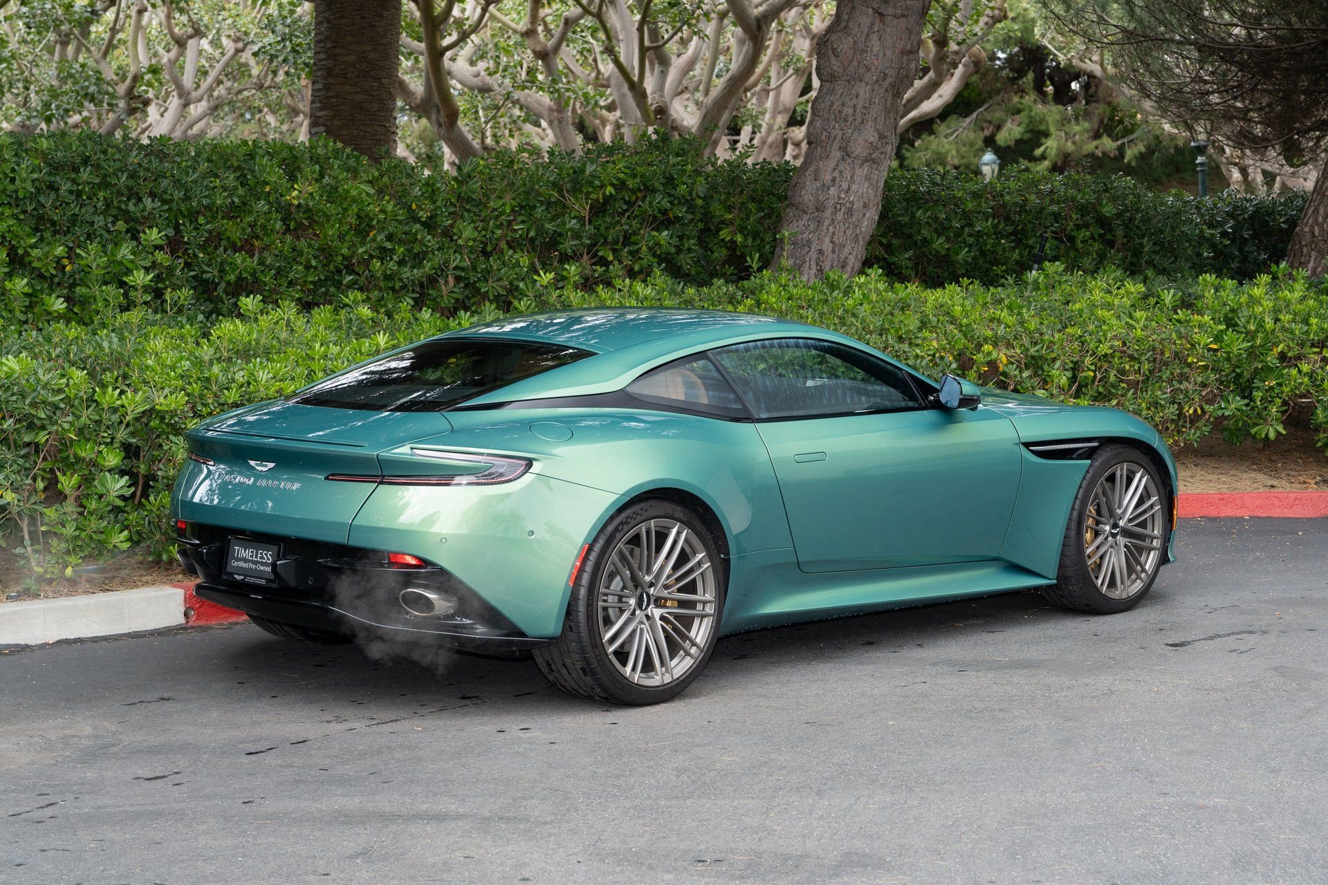 Used 2024 Aston Martin DB12 Coupe image 3