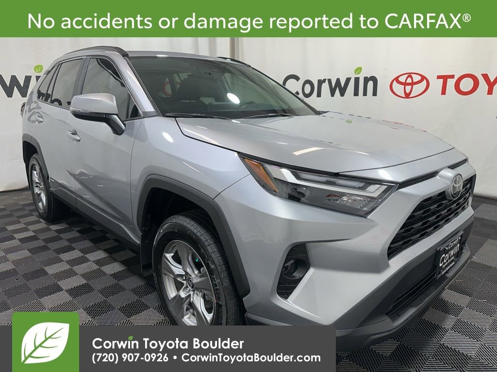 Used 2025 Toyota RAV4 XLE image 1