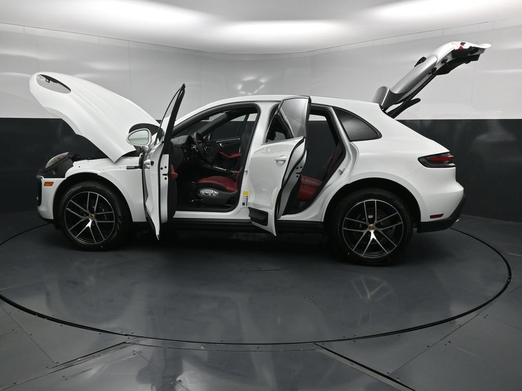 New 2026 Porsche Macan AWD/4WD image 32