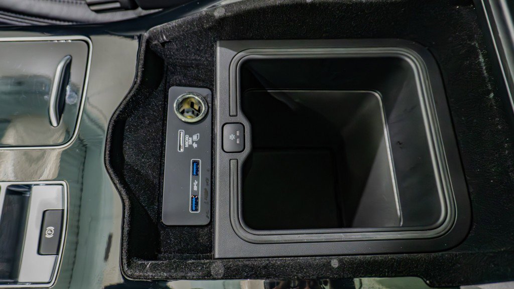 Used 2021 Land Rover Range Rover Autobiography Fifty Edition image 68