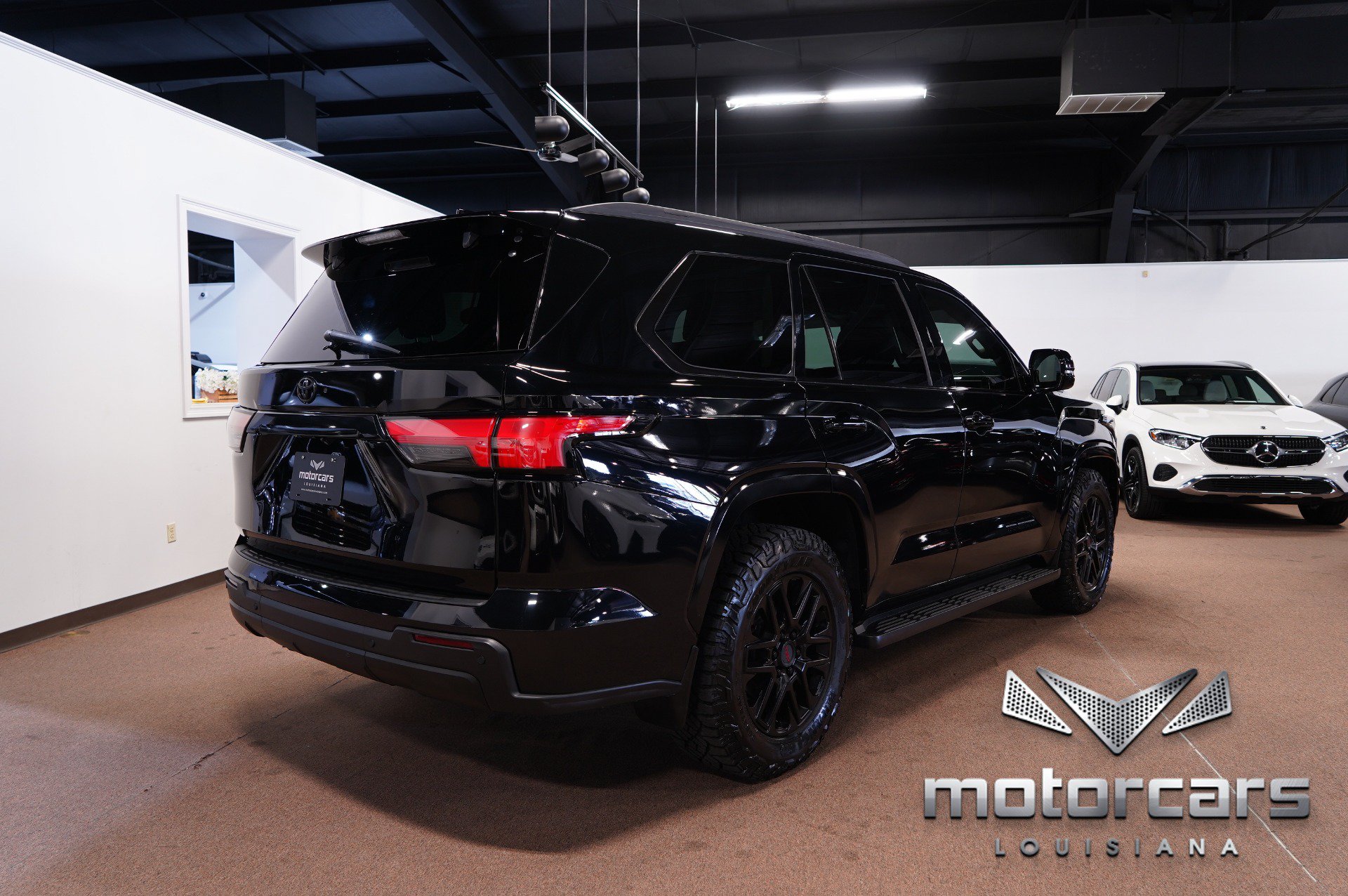 Used 2023 Toyota Sequoia SR5 w/ SR5 Premium Package AWD/4WD image 7