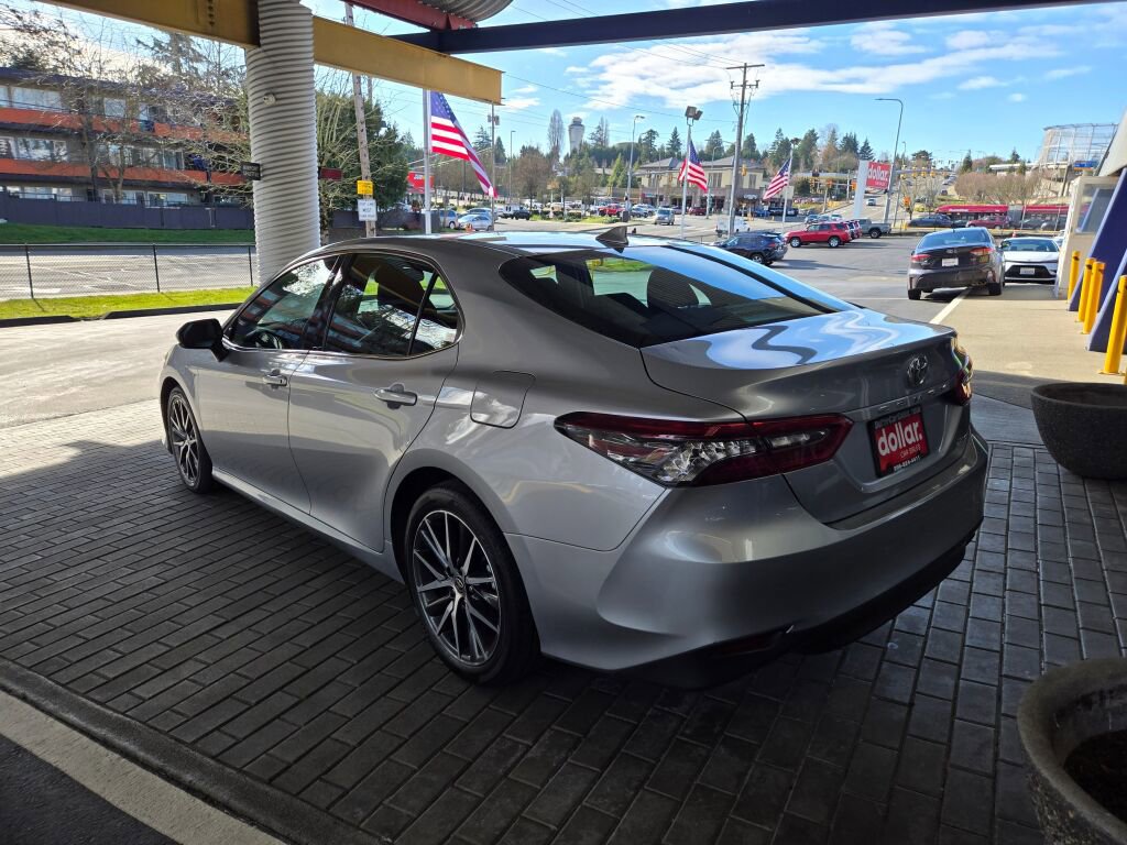 Used 2024 Toyota Camry XLE w/ Cold Weather Package FWD image 7