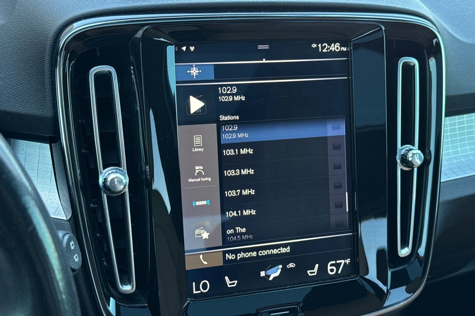 Used 2019 Volvo XC40 T5 Momentum image 22