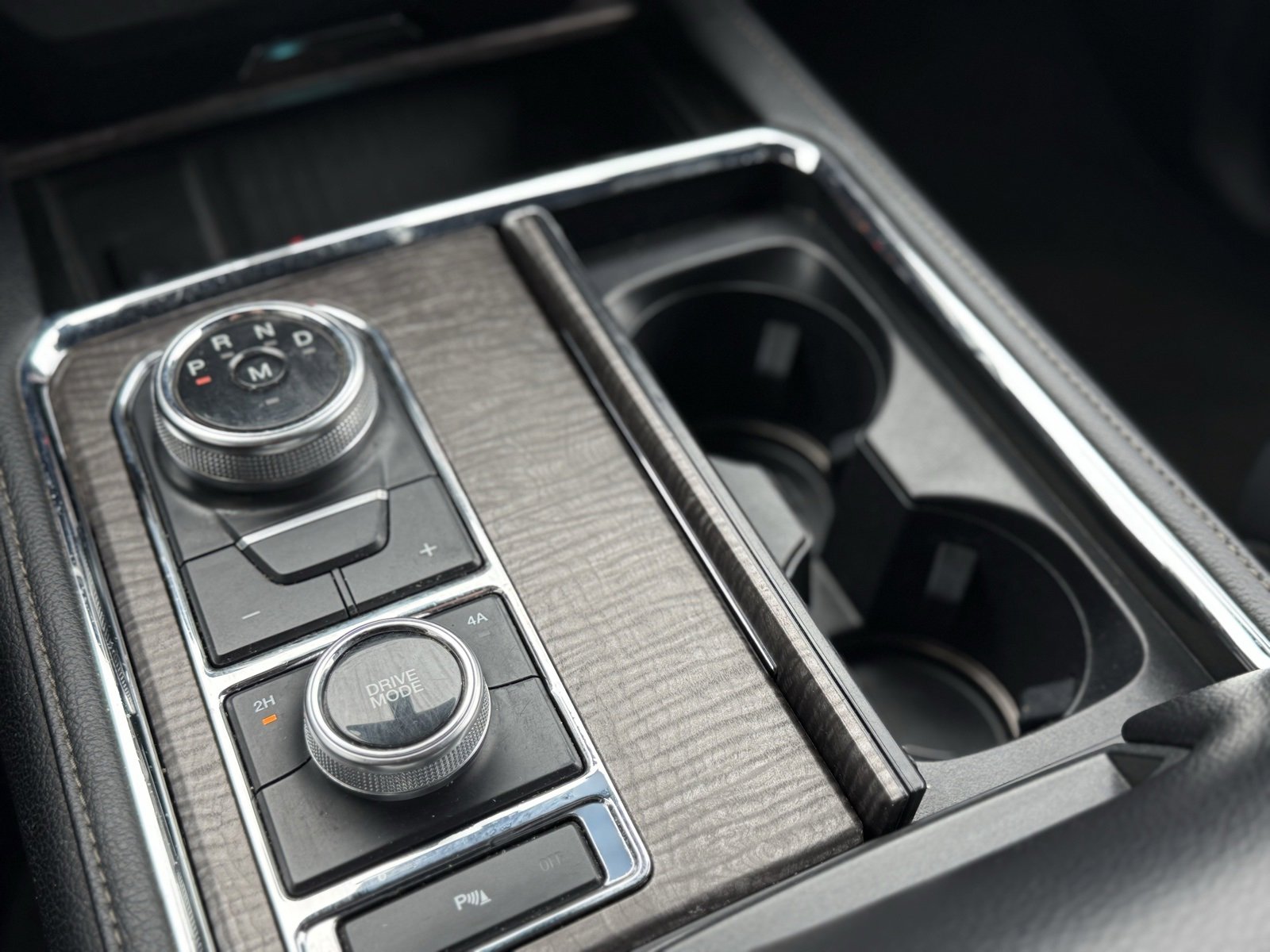 Used 2020 Ford Expedition Limited image 27