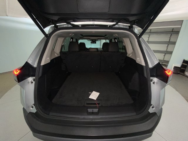 Used 2023 Nissan Rogue SV w/ SV Premium B Package AWD/4WD image 23