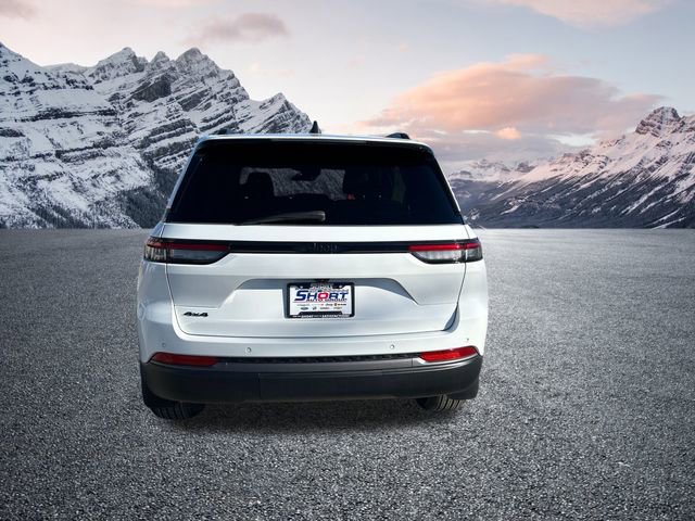 New 2026 Jeep Grand Cherokee Altitude image 4