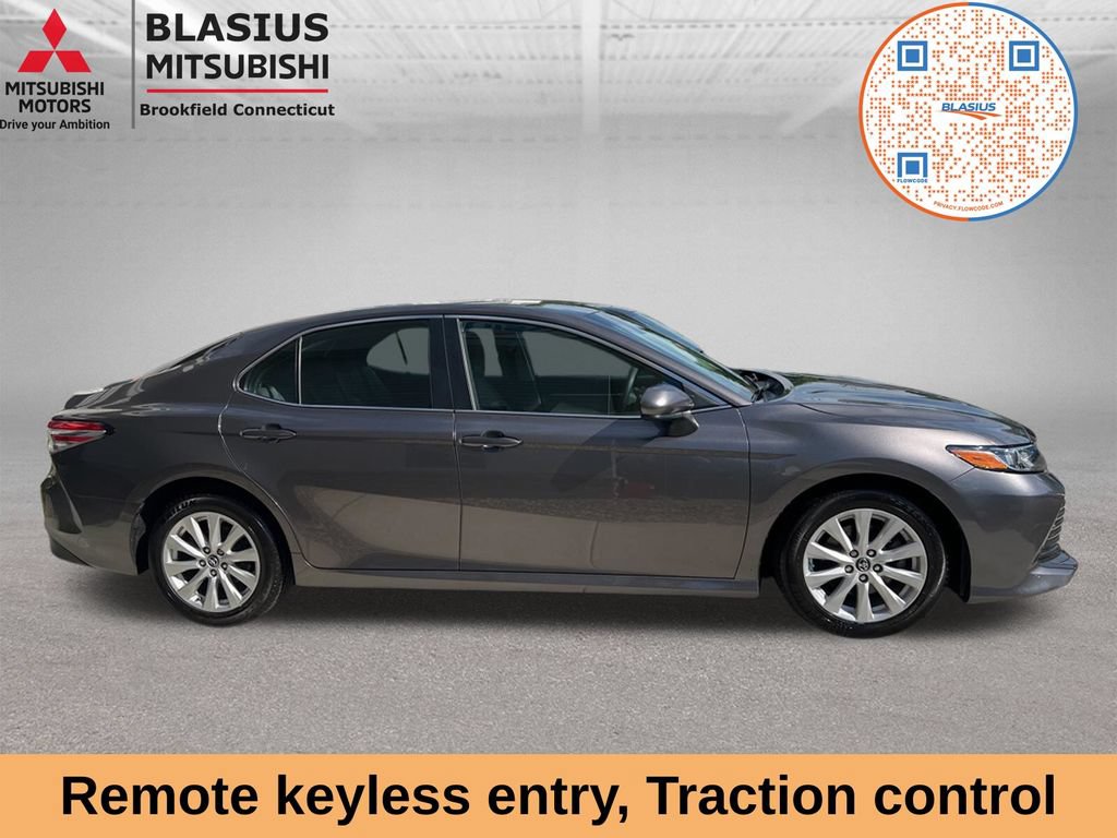 Used 2018 Toyota Camry LE FWD image 4