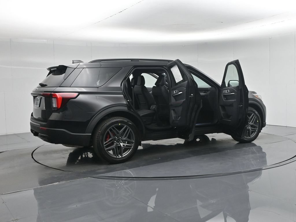 New 2026 Ford Explorer ST-Line w/ ST-Line Street Pack RWD image 5