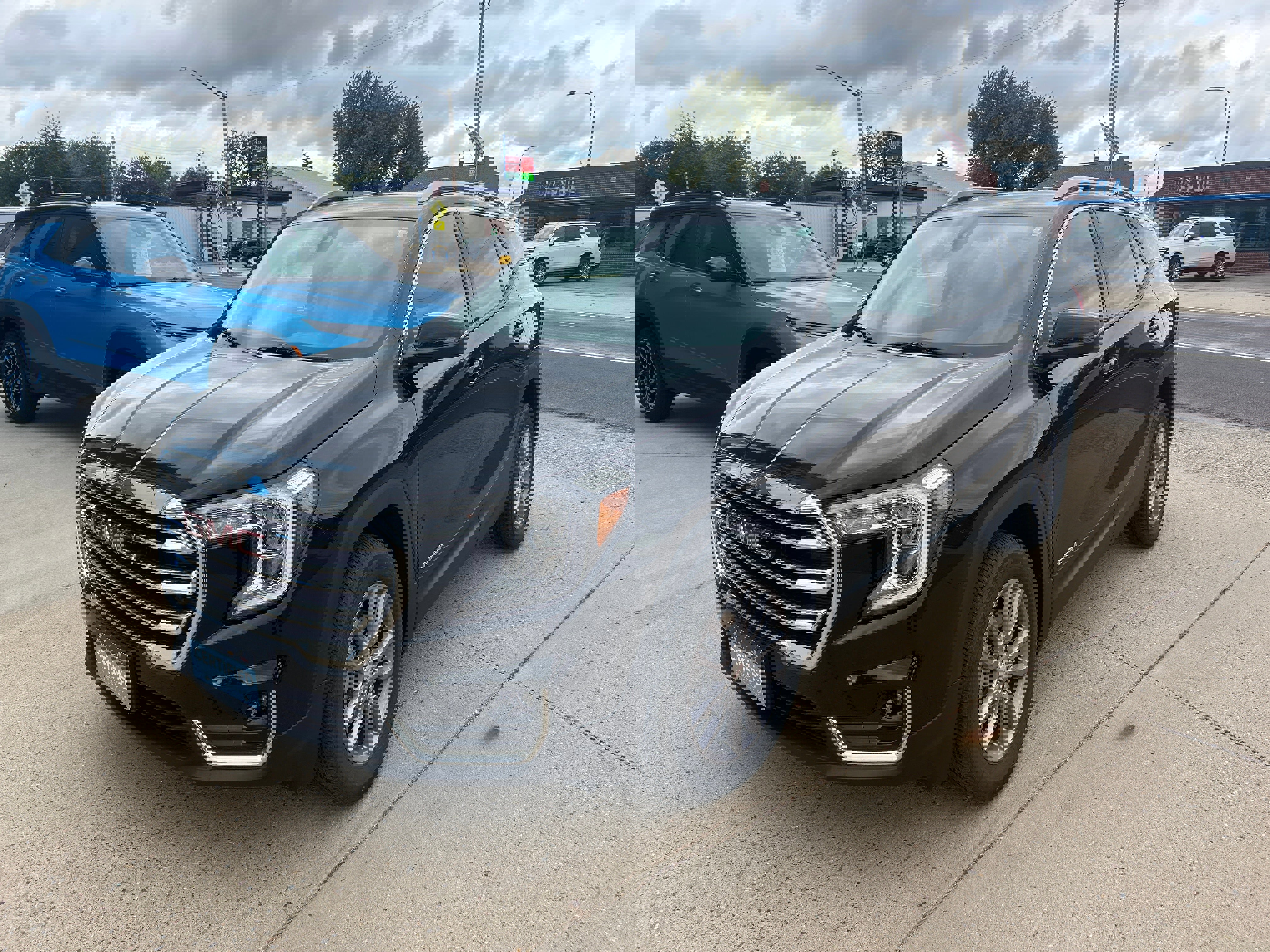 Certified 2024 GMC Terrain SLT image 2