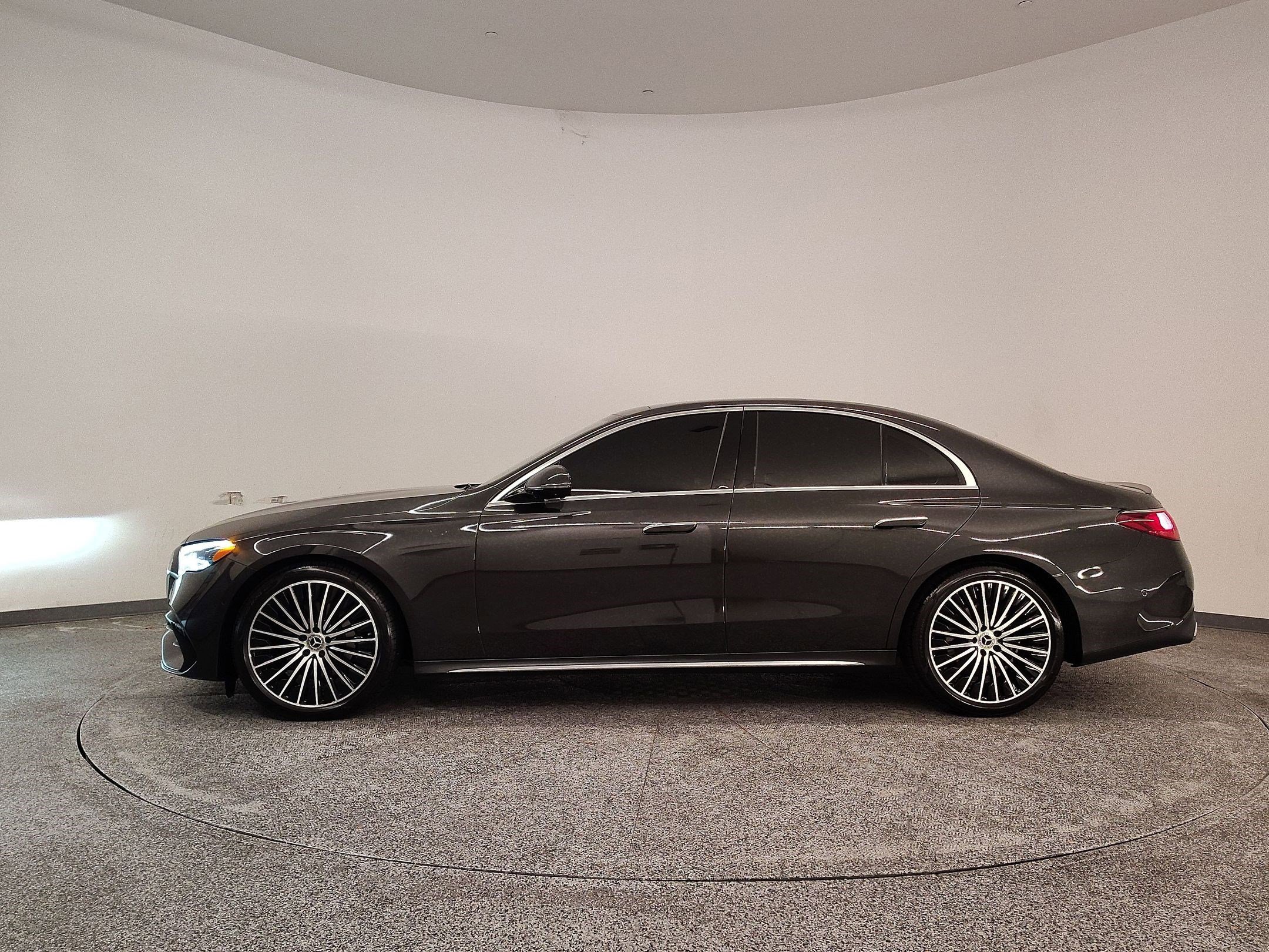 Certified 2024 Mercedes-Benz E 350 4MATIC Sedan image 2