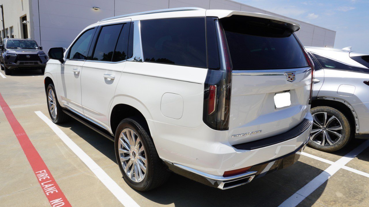 Used 2024 Cadillac Escalade Premium Luxury w/ Performance Package RWD image 7