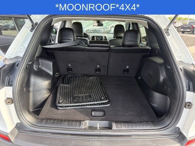 Used 2022 Jeep Cherokee Latitude w/ Sun & Sound Group AWD/4WD image 22