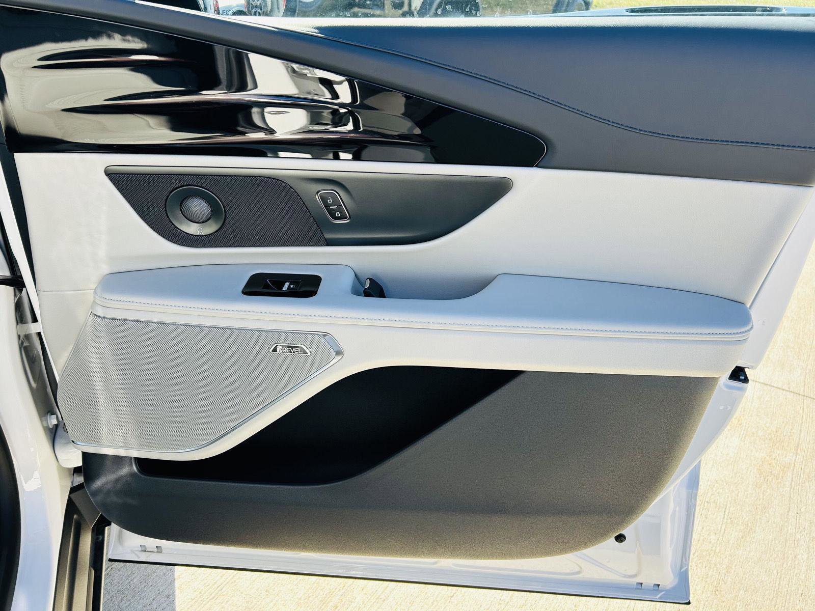 New 2026 Lincoln Nautilus Reserve w/ Jet Appearance Package image 44