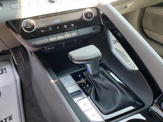 New 2025 Hyundai Elantra SEL image 8