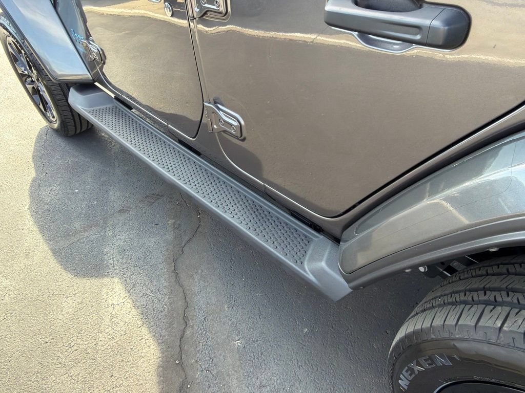 Used 2025 Jeep Wrangler Unlimited Sahara AWD/4WD image 11