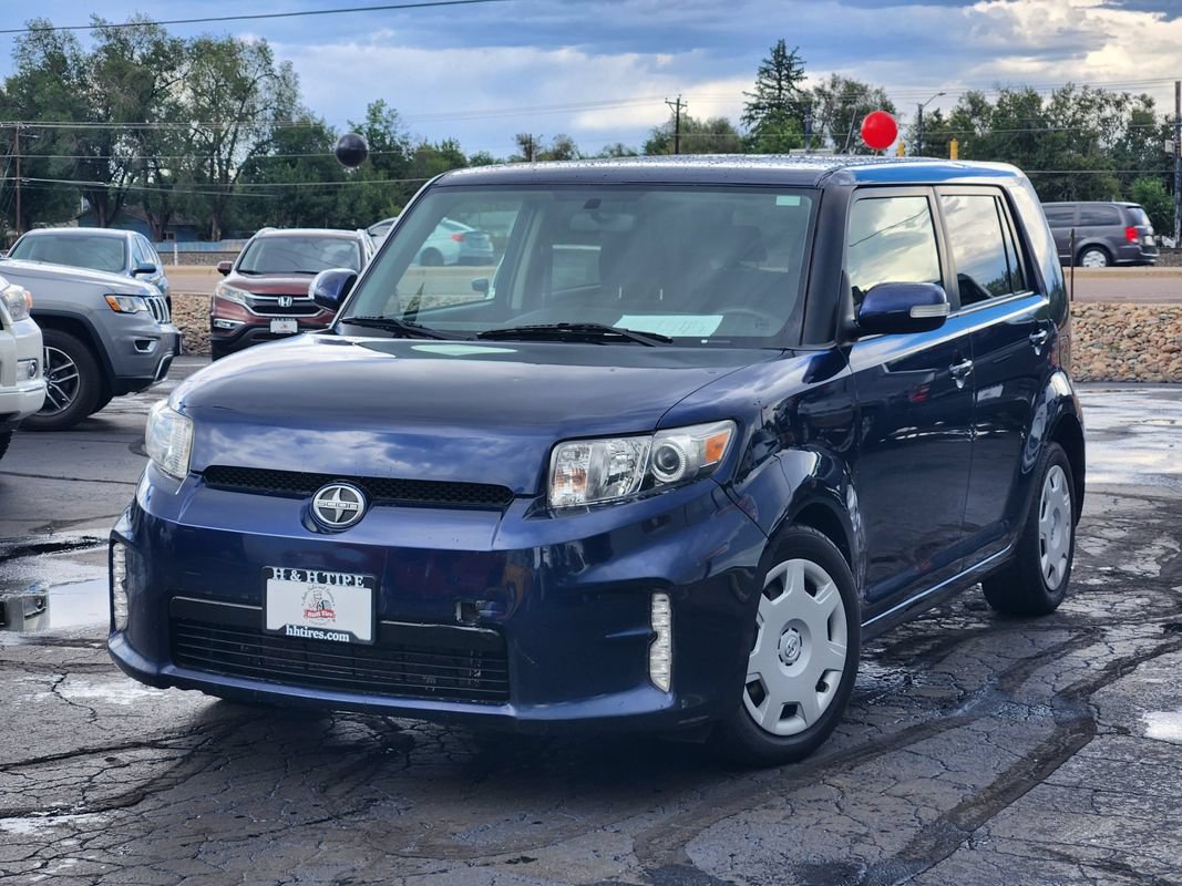 Used 2014 Scion xB FWD image 1