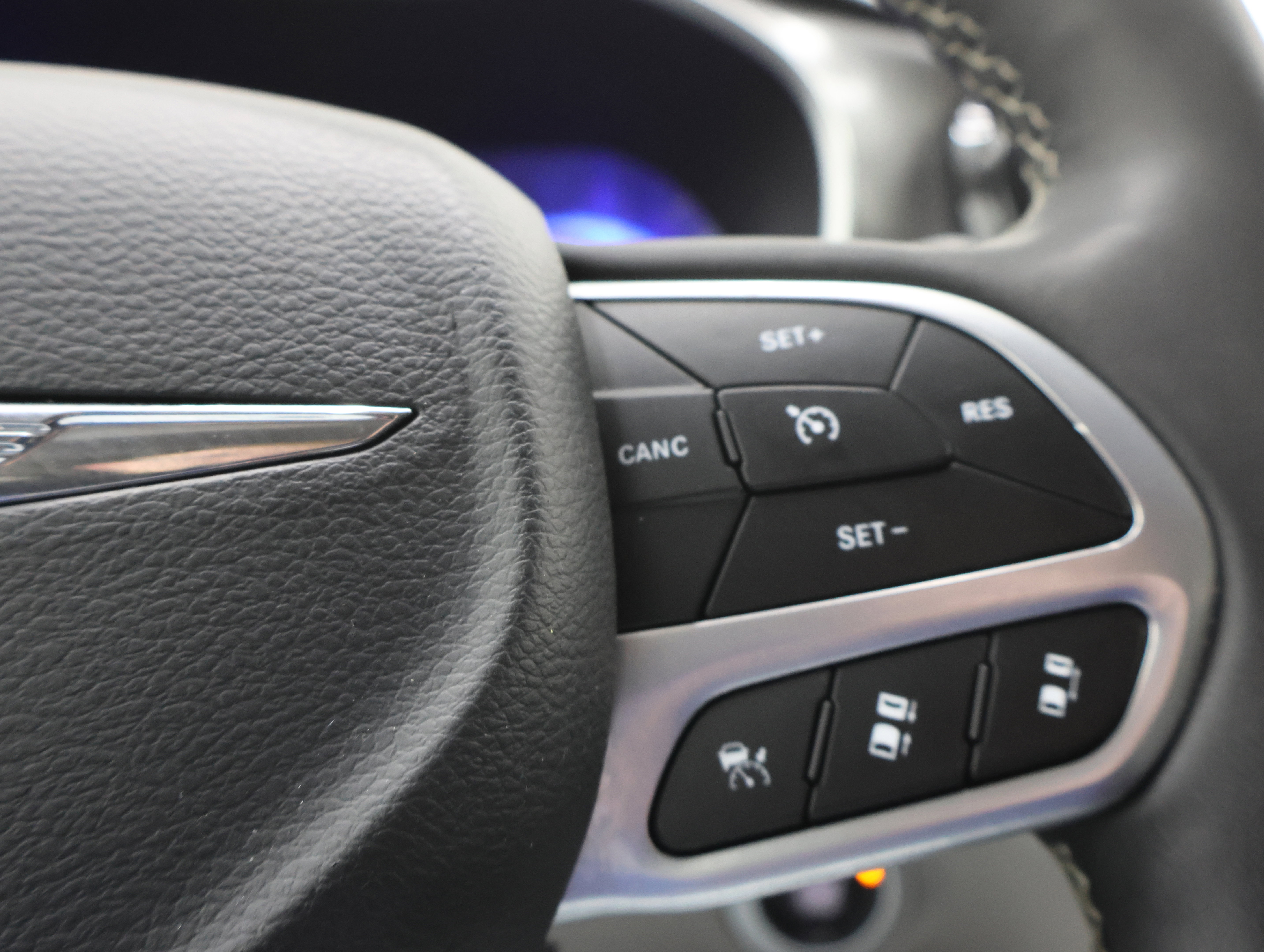 Used 2024 Chrysler Pacifica Touring-L FWD image 15