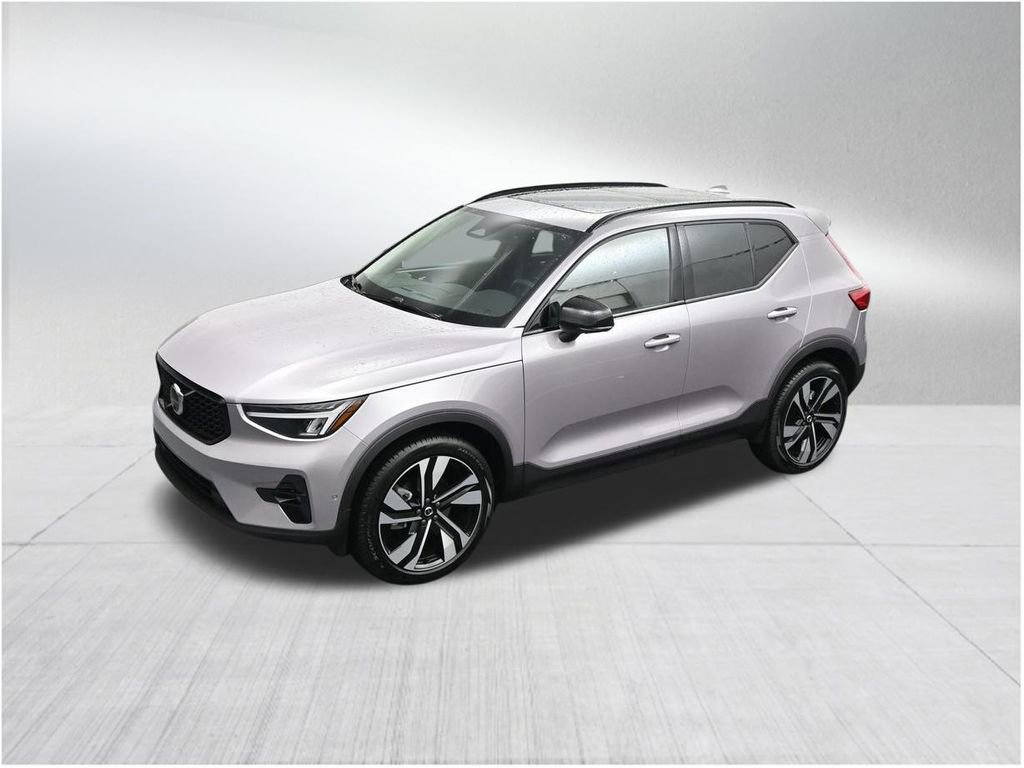 New 2026 Volvo XC40 B5 Plus AWD/4WD image 14