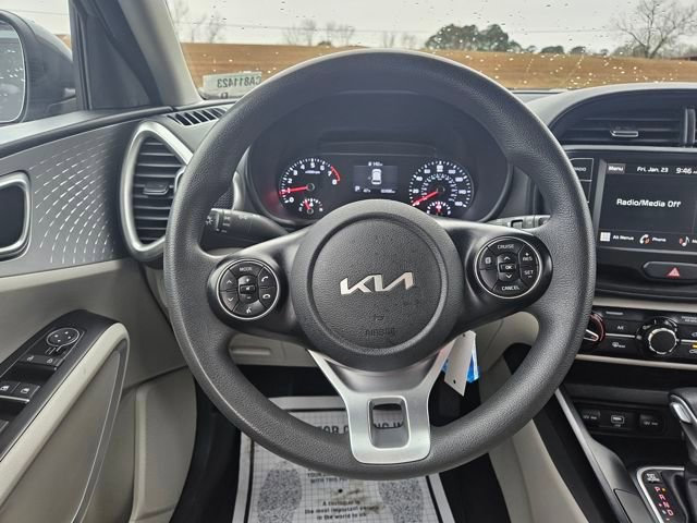 Used 2022 Kia Soul LX image 14