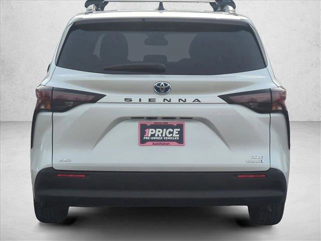 Used 2023 Toyota Sienna XLE image 7